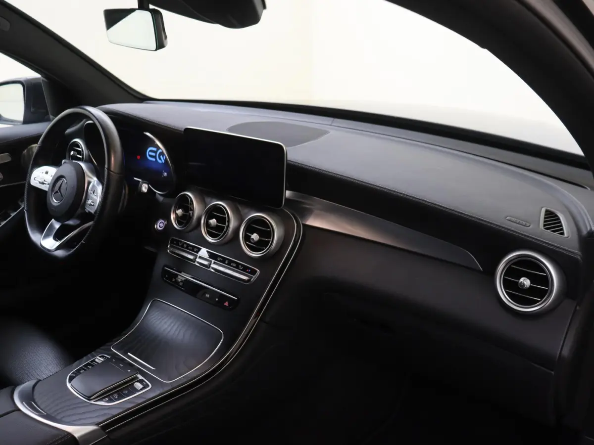 300e 4MATIC Premium Plus / AMG/ 20 inch/ Stoelverwarming V+A/ AIRMATIC/ Burmester