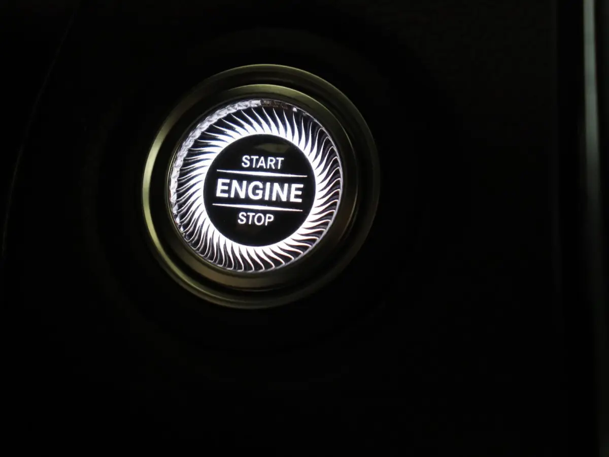 300e 4MATIC Premium Plus / AMG/ 20 inch/ Stoelverwarming V+A/ AIRMATIC/ Burmester