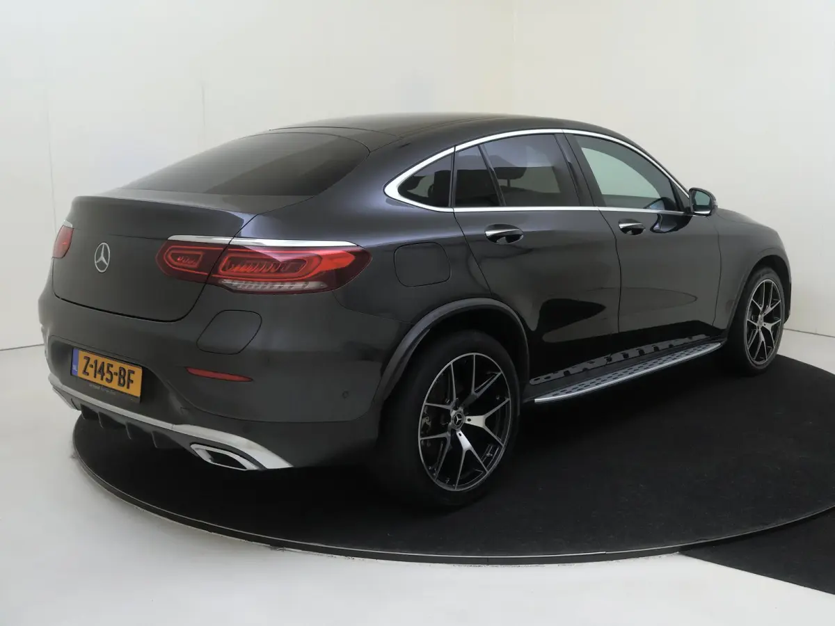 300e 4MATIC Premium Plus / AMG/ 20 inch/ Stoelverwarming V+A/ AIRMATIC/ Burmester