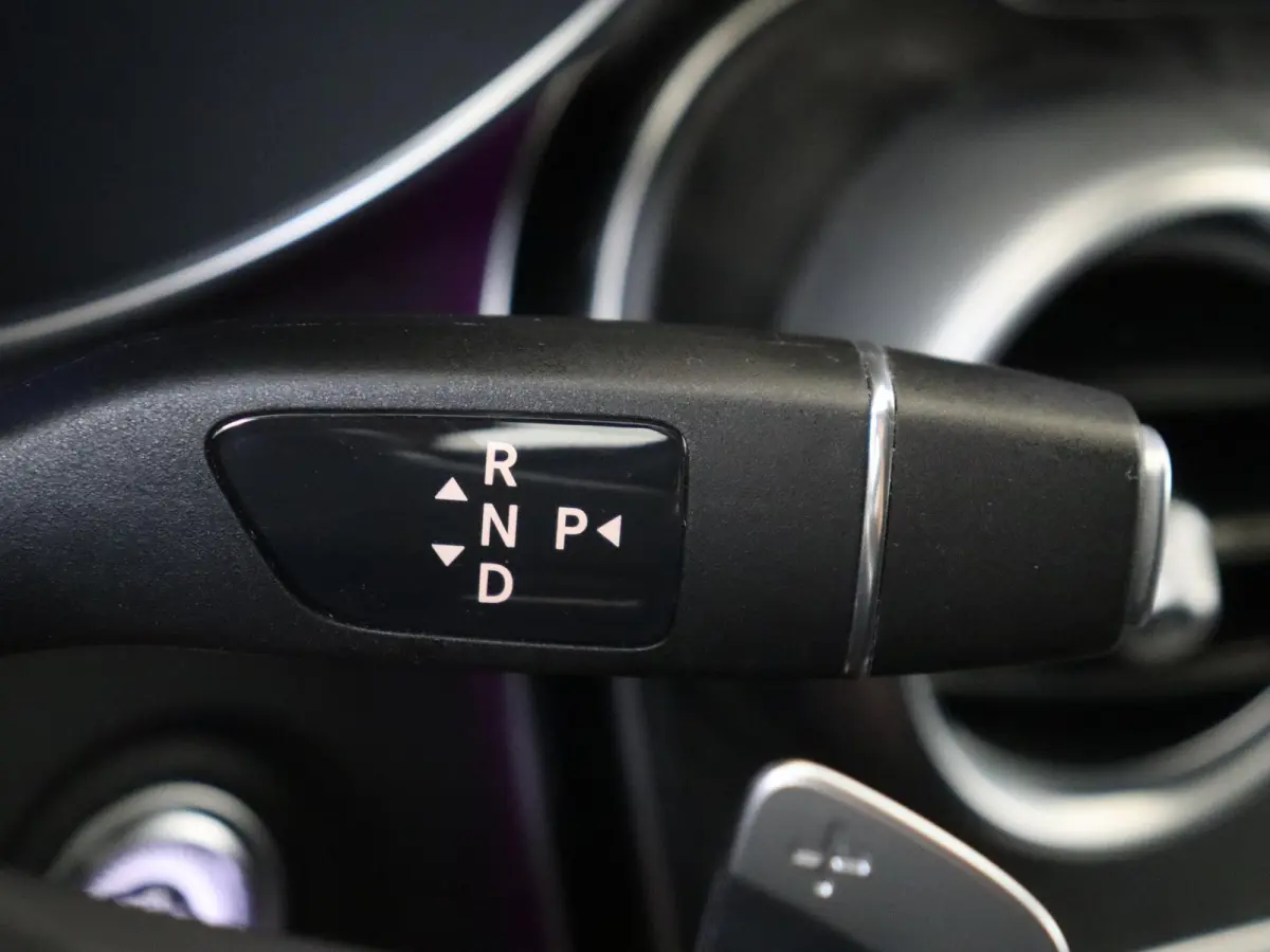 300e 4MATIC Premium Plus / AMG/ 20 inch/ Stoelverwarming V+A/ AIRMATIC/ Burmester