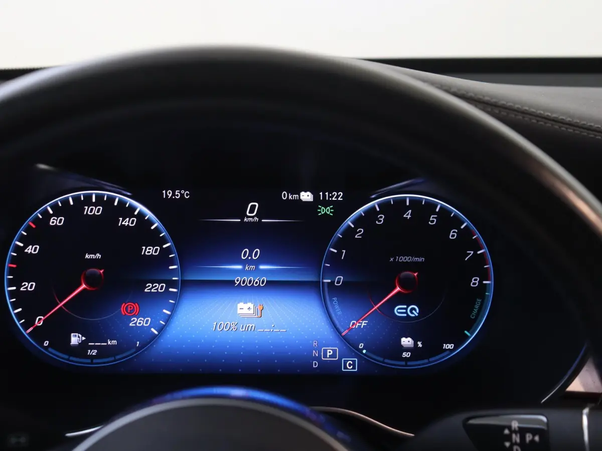 300e 4MATIC Premium Plus / AMG/ 20 inch/ Stoelverwarming V+A/ AIRMATIC/ Burmester