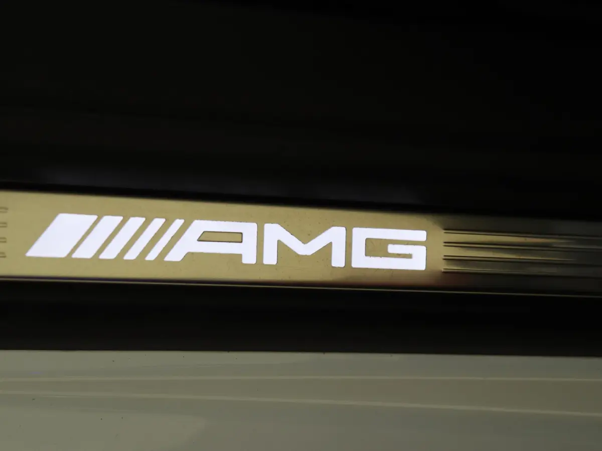 Roadster AMG 43 / V8 Styling/ 21 inch/ Burmester/ Stoelverwarming- & Ventilatie/ Perf. uitlaat