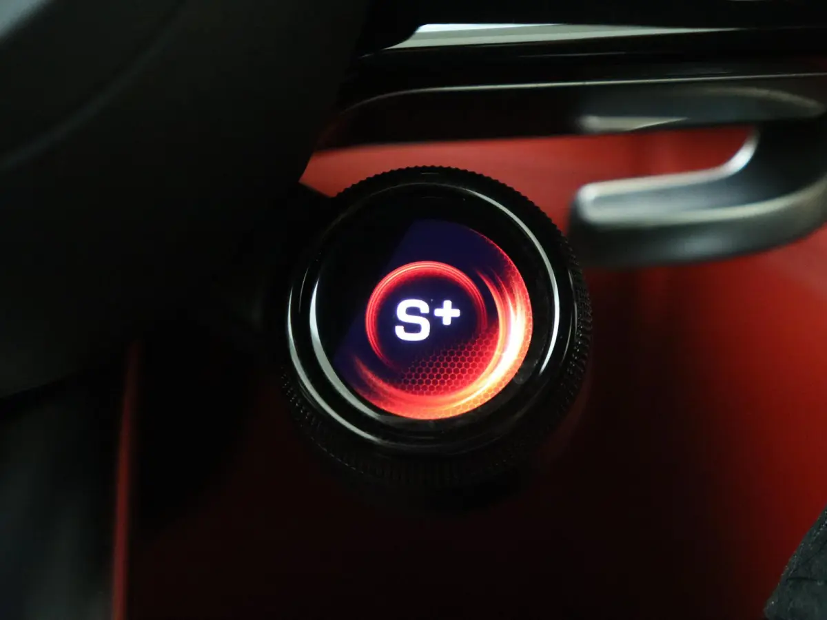 Roadster AMG 43 / V8 Styling/ 21 inch/ Burmester/ Stoelverwarming- & Ventilatie/ Perf. uitlaat