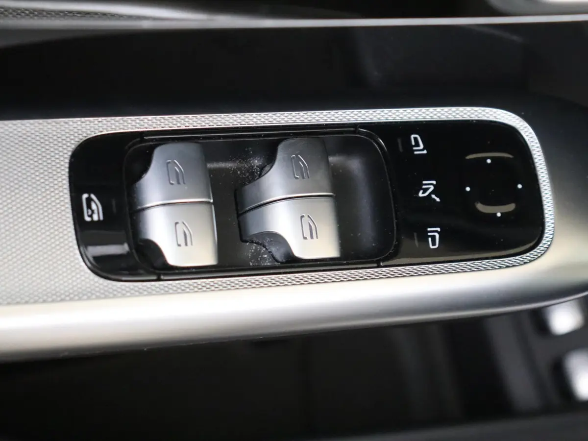 4MATIC AMG Line Premium/ AIRMATIC/ Achterasbesturing/ Memory/ Panoramadak / 360 Camera/ Digital Light