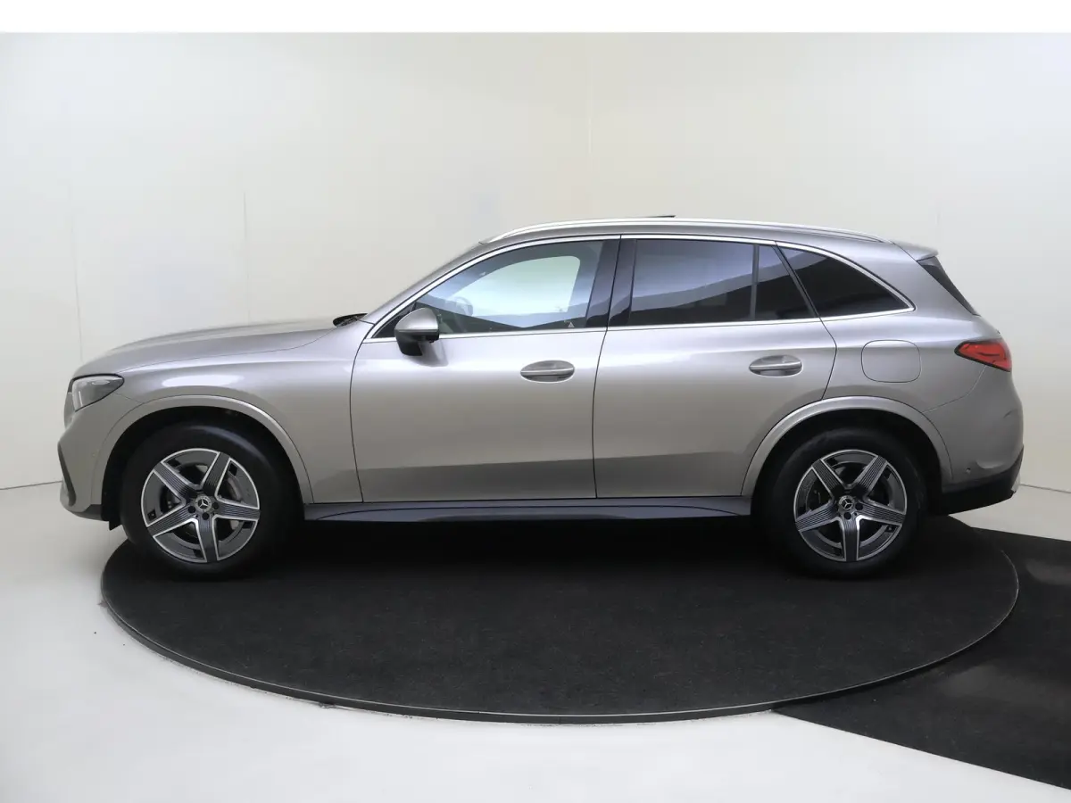 4MATIC AMG Line Premium/ AIRMATIC/ Achterasbesturing/ Memory/ Panoramadak / 360 Camera/ Digital Light