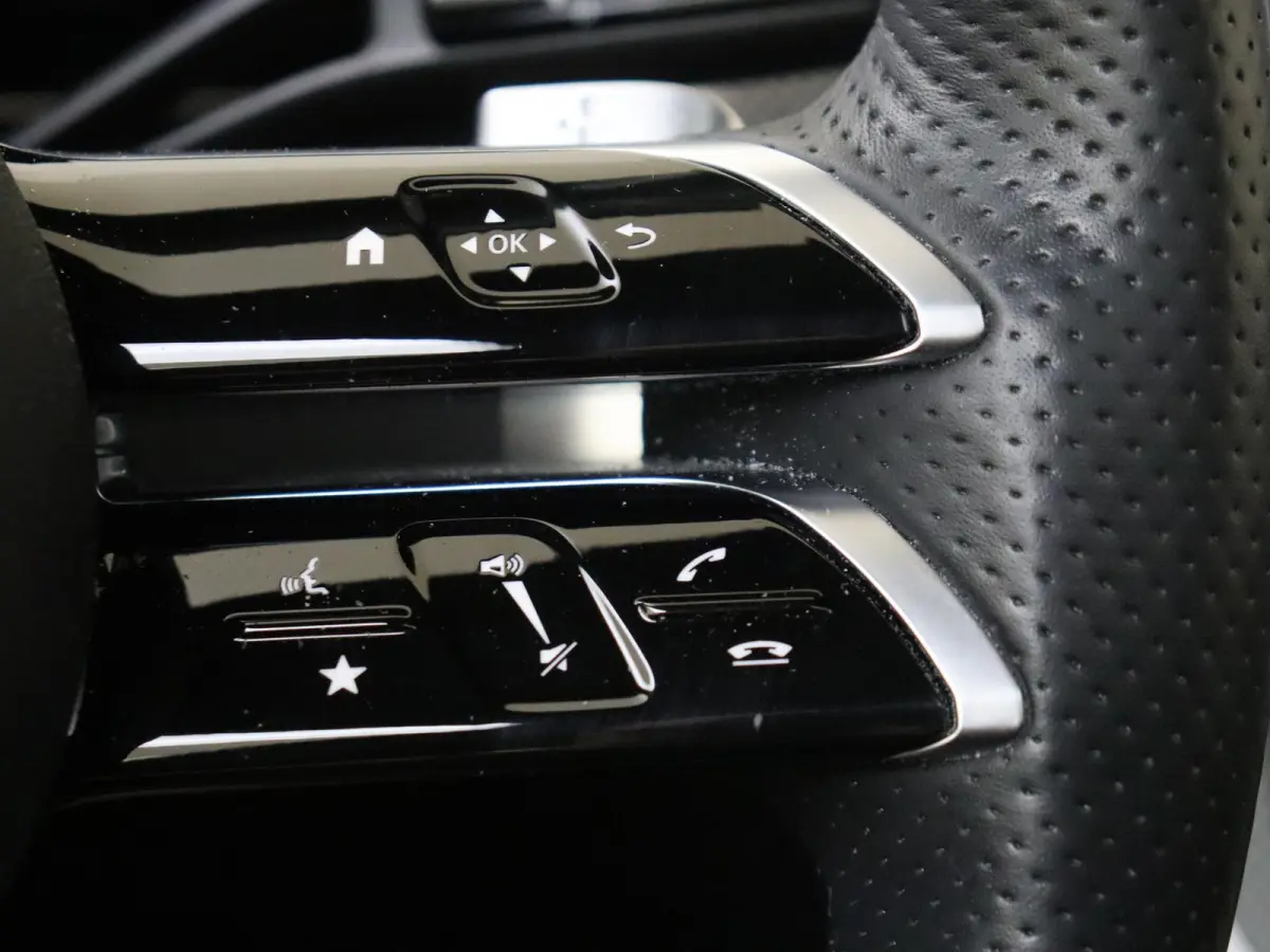 4MATIC AMG Line Premium/ AIRMATIC/ Achterasbesturing/ Memory/ Panoramadak / 360 Camera/ Digital Light