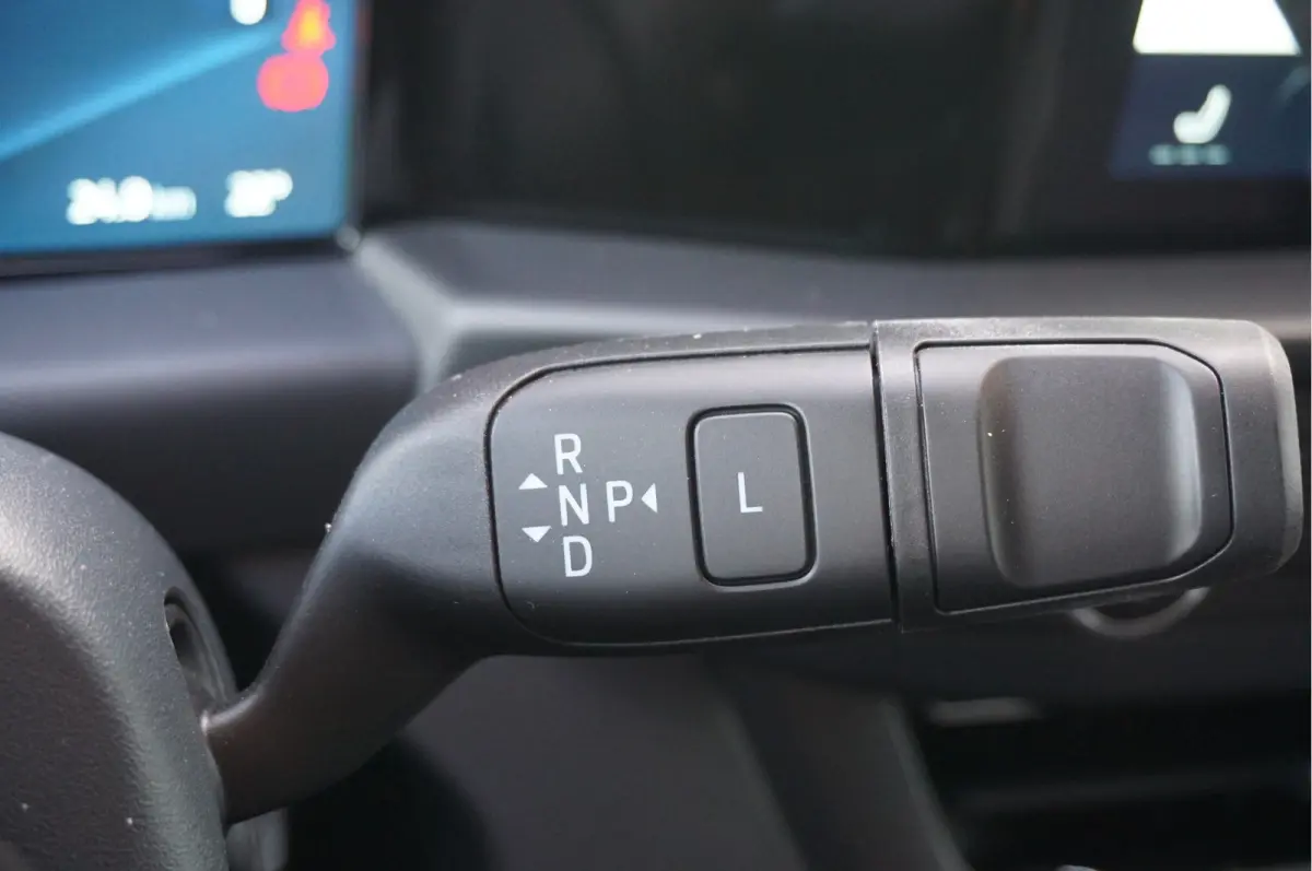 340L 218PK 71KWH AWD Limited Elektrisch AUT BPM VRIJ!! Apple CP/Android A, LED, Trekhaak, 2x Schuifdeur 17" LM!! NR. EC55
