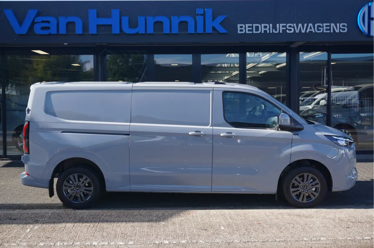 340L 218PK 71KWH AWD Limited Elektrisch AUT BPM VRIJ!! Apple CP/Android A, LED, Trekhaak, 2x Schuifdeur 17" LM!! NR. EC55