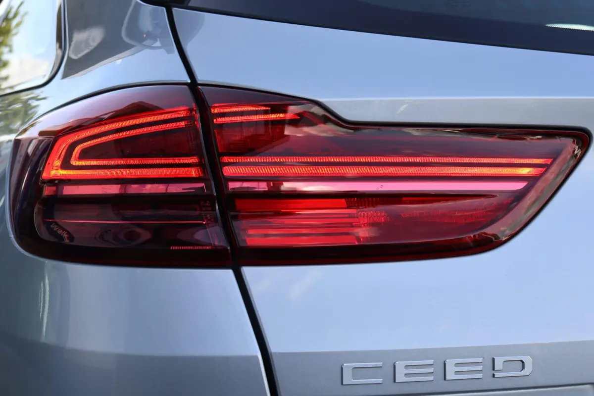 1.0 T-GDi DynamicLine | Cruise Control | Navigatie | Camera | Climate Control | Apple Carplay/Android Auto |