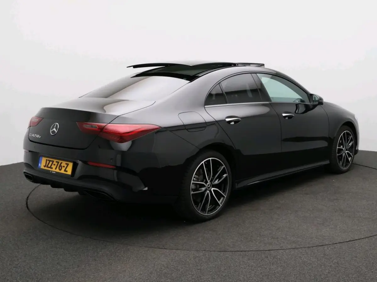 250 e Business Solution AMG Panoramadak / Head-up / 360 Camera / Memory Seats / Nightpakket /