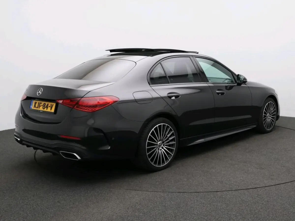 300 e Business Solution AMG / Panoramadak/ 19 inch/ Night/ Memory