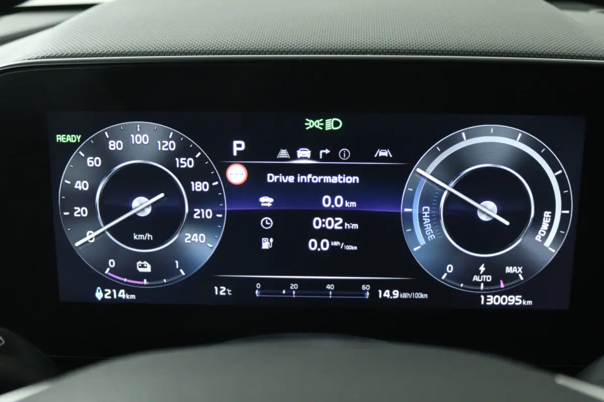 DynamicPlusLine 64.8 kWh (PANORAMADAK, TREKHAAK, CAMERA, STOEL/STUUR VERWARMING)