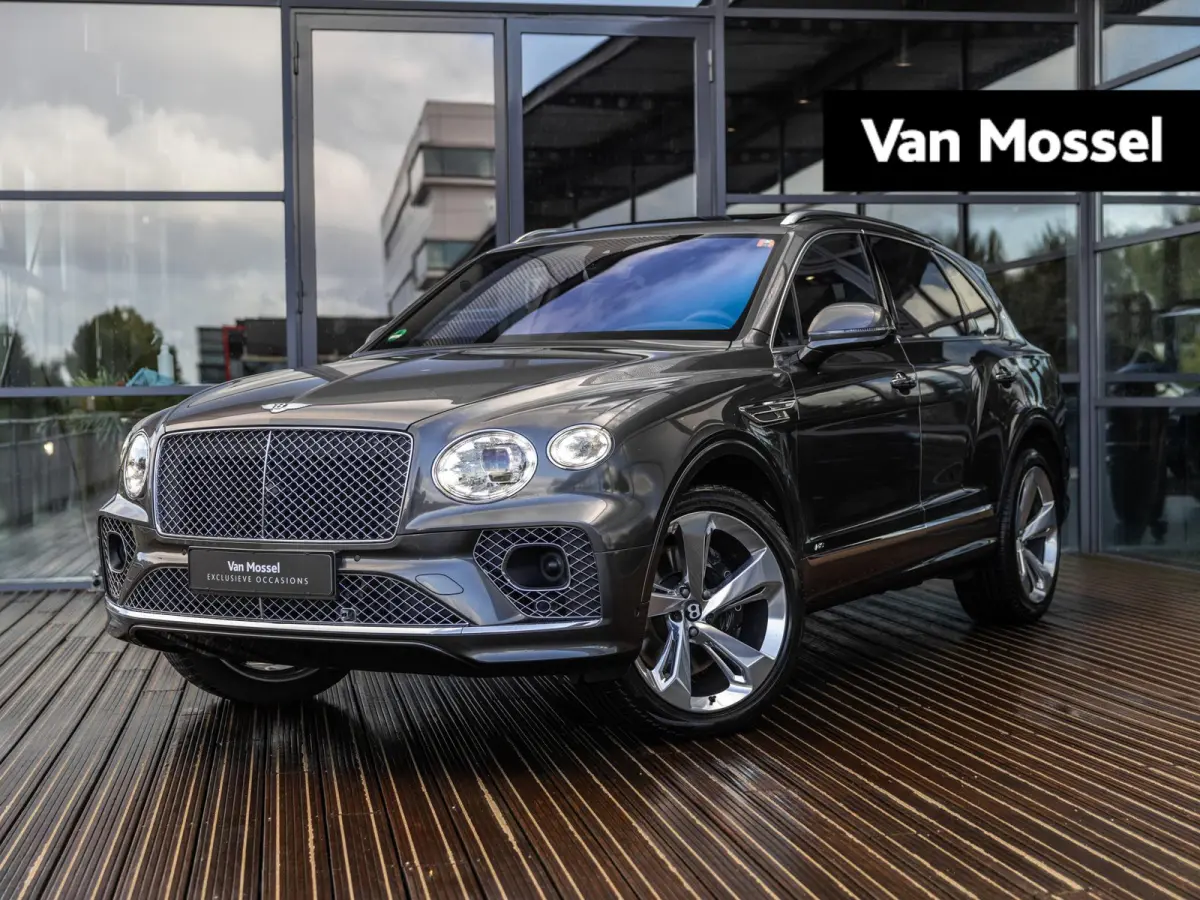 4.0 V8 | TOUR PAKKET | CITY PAKKET | NAIM SOUND | 22 INCH | PANORAMA/SCHUIF-KANTELDAK | HEAD-UP DISPLAY | NACHTZICHT | STOELMASSAGE VOOR | STOELVENTILATIE | ACHTERBANKVENTILATIE |
