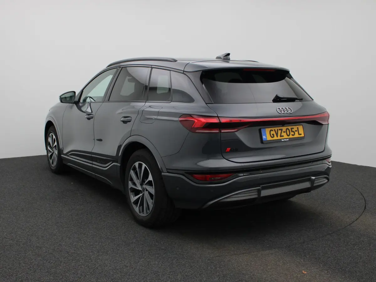 Launch edition 83 kWh 252 PK | Adaptive cruise control | Navigatie | Stuurverwarming | Stoelverwarming voor & achter | Elektrisch instel. voorstoelen | 360 Camera | Smartphone interface | MM