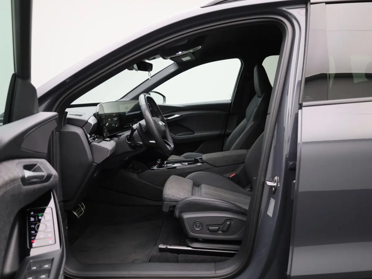 Launch edition 83 kWh 252 PK | Adaptive cruise control | Navigatie | Stuurverwarming | Stoelverwarming voor & achter | Elektrisch instel. voorstoelen | 360 Camera | Smartphone interface | MM