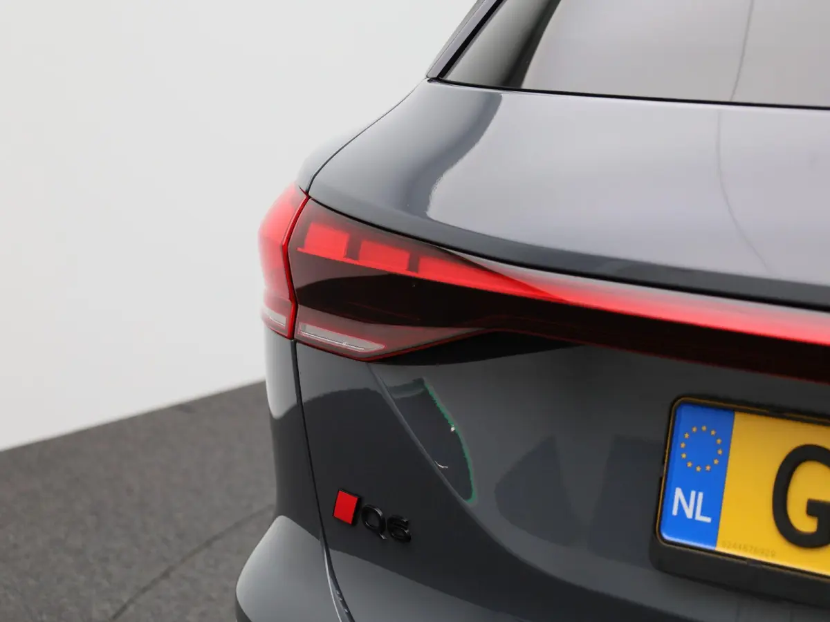 Launch edition 83 kWh 252 PK | Adaptive cruise control | Navigatie | Stuurverwarming | Stoelverwarming voor & achter | Elektrisch instel. voorstoelen | 360 Camera | Smartphone interface | MM