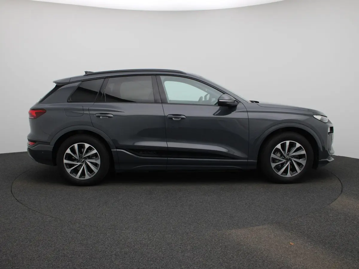 Launch edition 83 kWh 252 PK | Adaptive cruise control | Navigatie | Stuurverwarming | Stoelverwarming voor & achter | Elektrisch instel. voorstoelen | 360 Camera | Smartphone interface | MM
