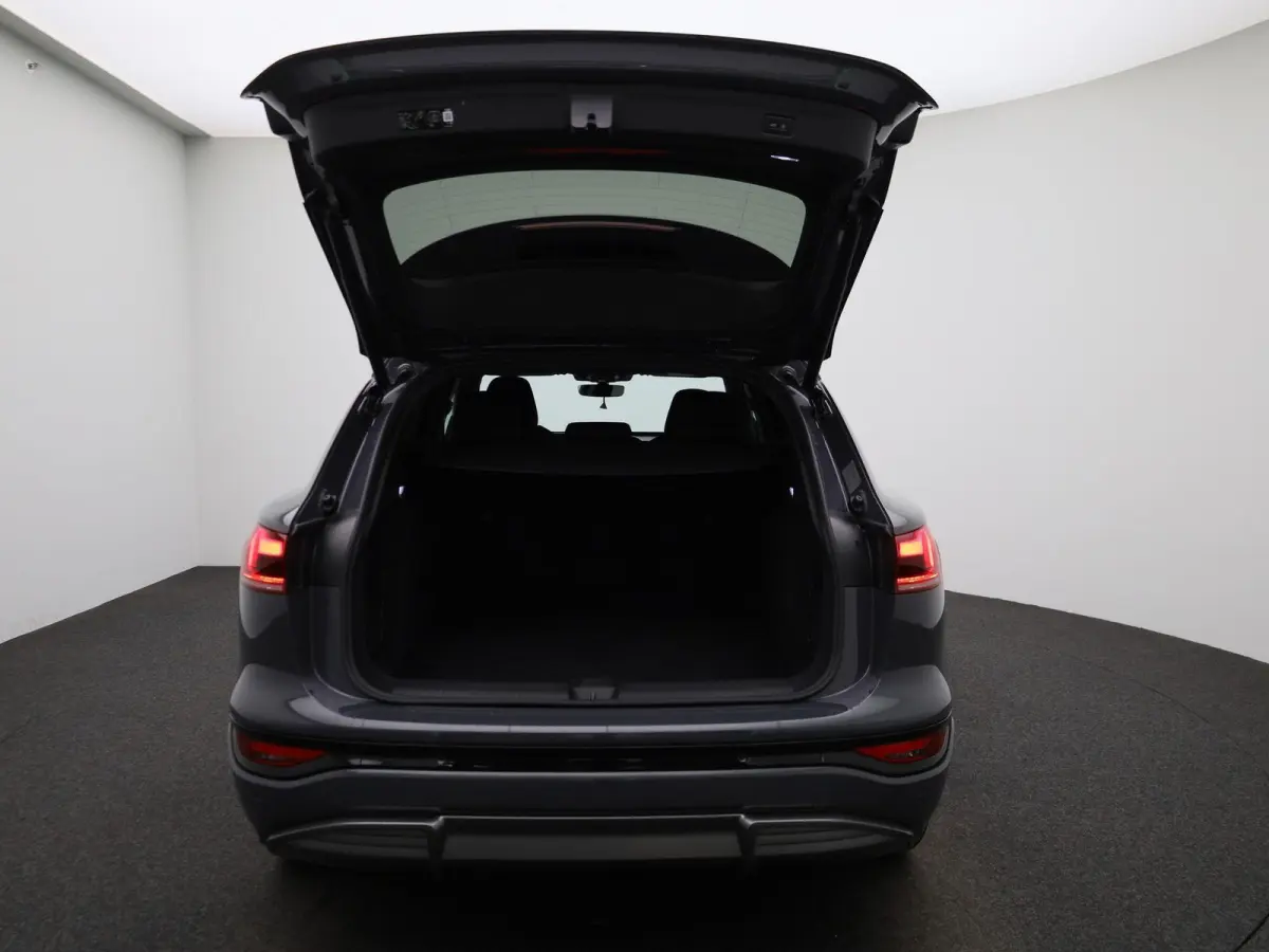 Launch edition 83 kWh 252 PK | Adaptive cruise control | Navigatie | Stuurverwarming | Stoelverwarming voor & achter | Elektrisch instel. voorstoelen | 360 Camera | Smartphone interface | MM