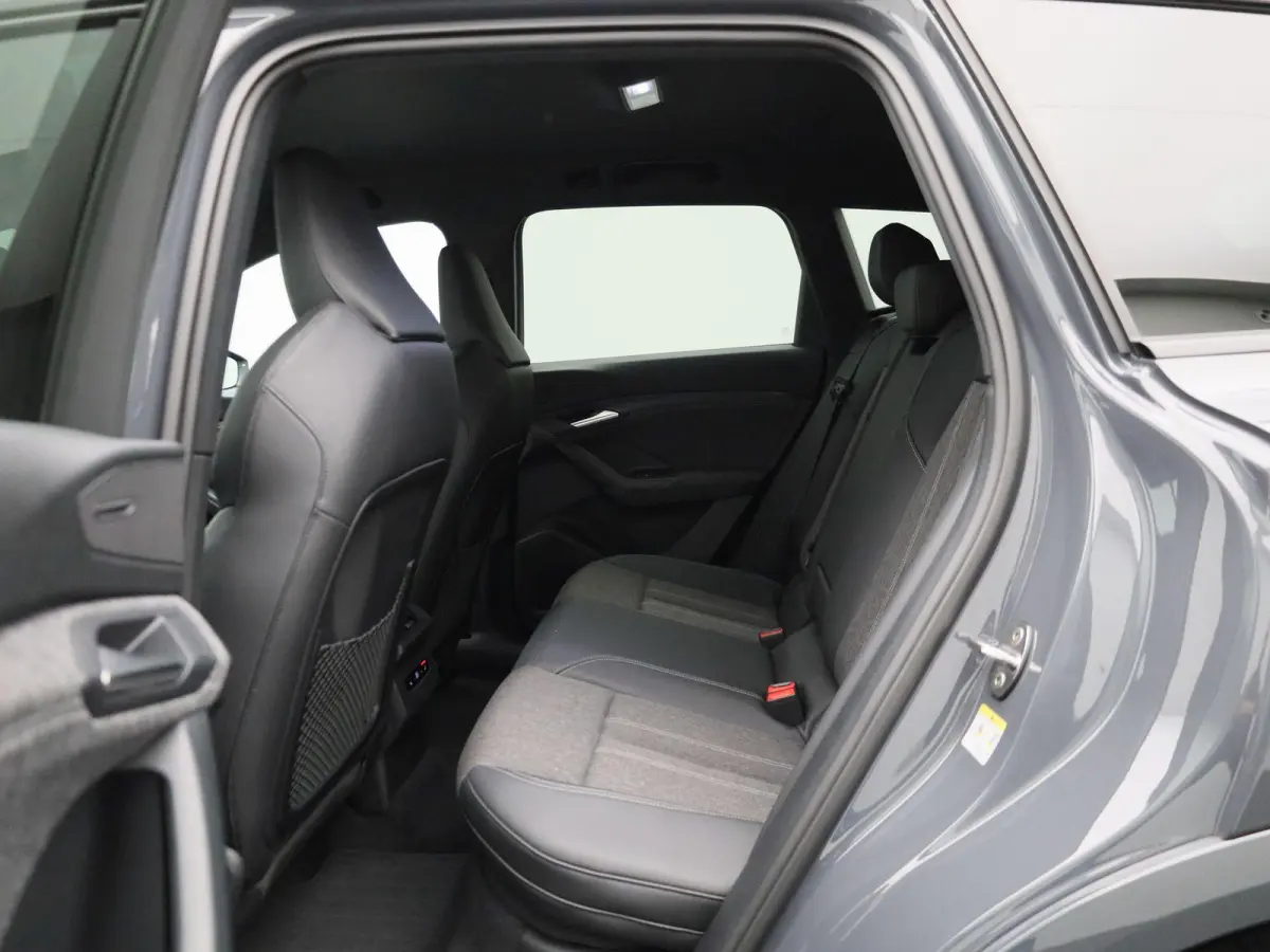 Launch edition 83 kWh 252 PK | Adaptive cruise control | Navigatie | Stuurverwarming | Stoelverwarming voor & achter | Elektrisch instel. voorstoelen | 360 Camera | Smartphone interface | MM