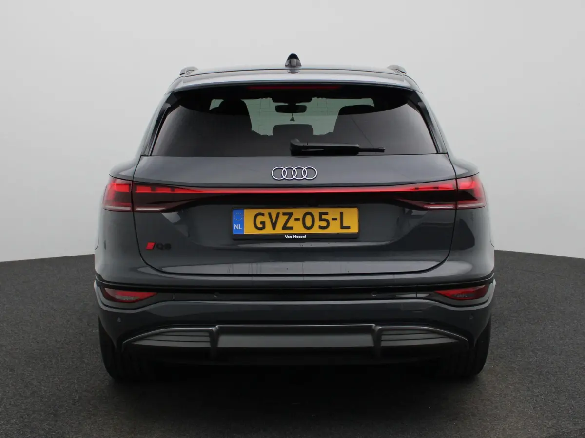 Launch edition 83 kWh 252 PK | Adaptive cruise control | Navigatie | Stuurverwarming | Stoelverwarming voor & achter | Elektrisch instel. voorstoelen | 360 Camera | Smartphone interface | MM