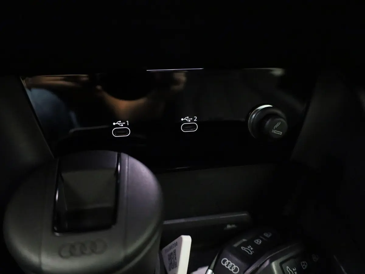 Launch edition 83 kWh 252 PK | Adaptive cruise control | Navigatie | Stuurverwarming | Stoelverwarming voor & achter | Elektrisch instel. voorstoelen | 360 Camera | Smartphone interface | MM