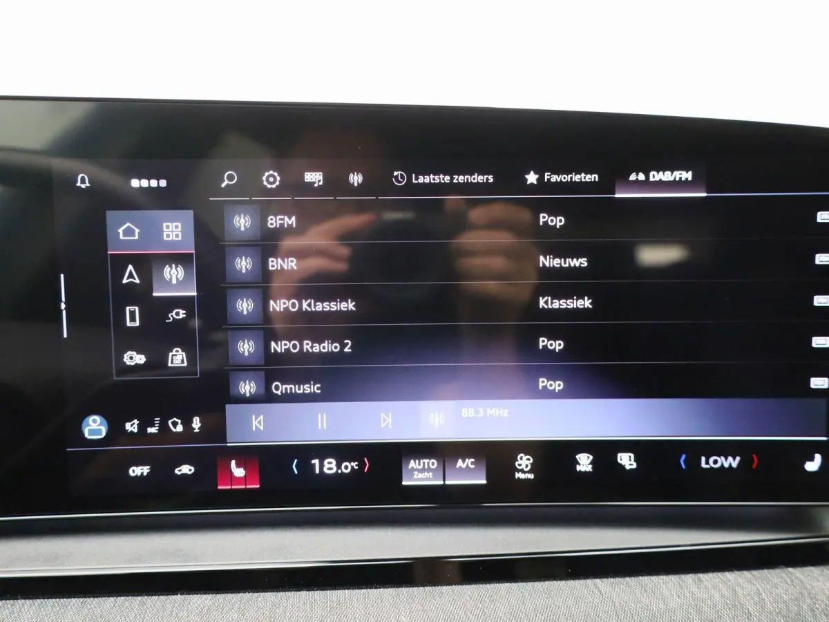 Launch edition 83 kWh 252 PK | Adaptive cruise control | Navigatie | Stuurverwarming | Stoelverwarming voor & achter | Elektrisch instel. voorstoelen | 360 Camera | Smartphone interface | MM