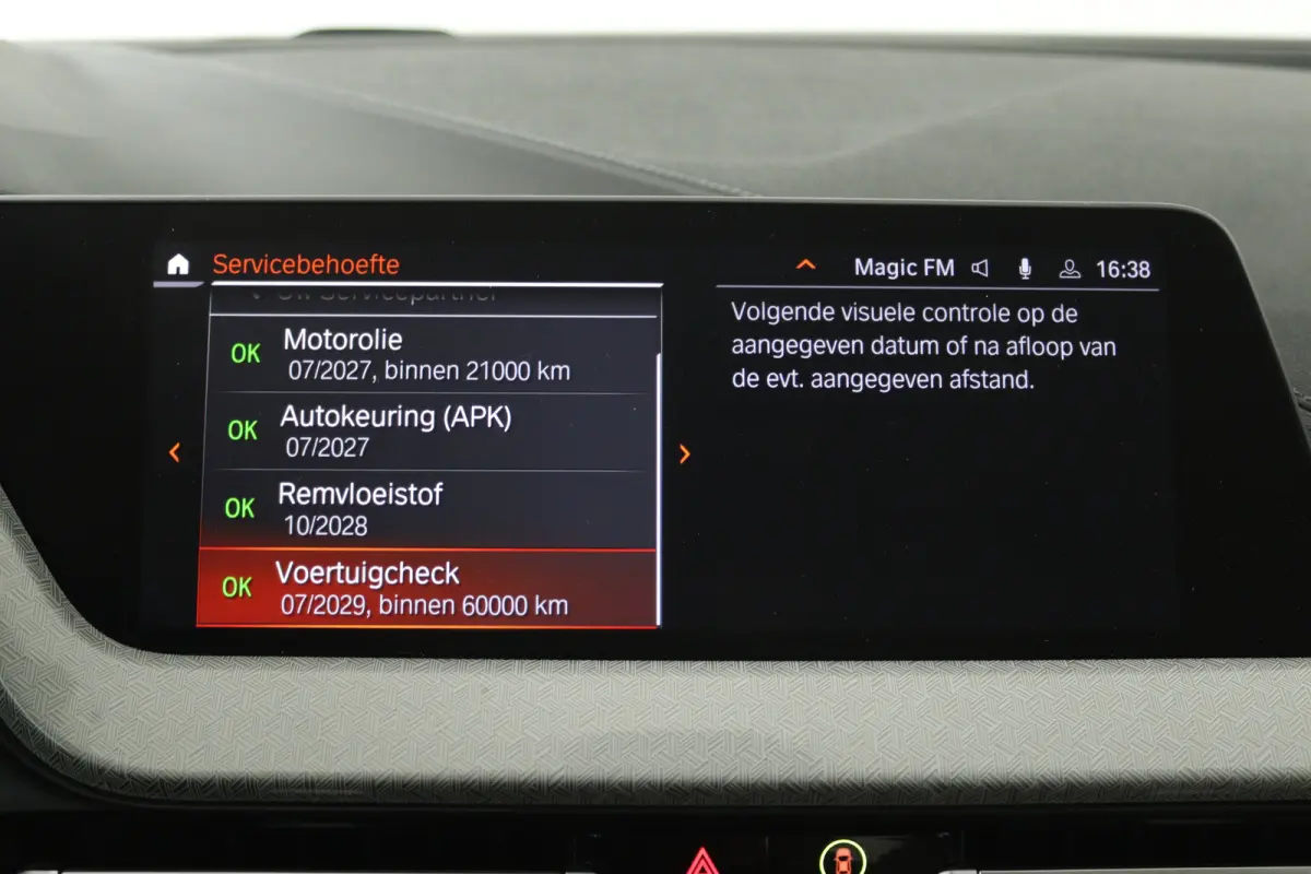 220i Business Edition (CRUISE CONTROL, NAVIGATIE, SFEERVERLICHTING)