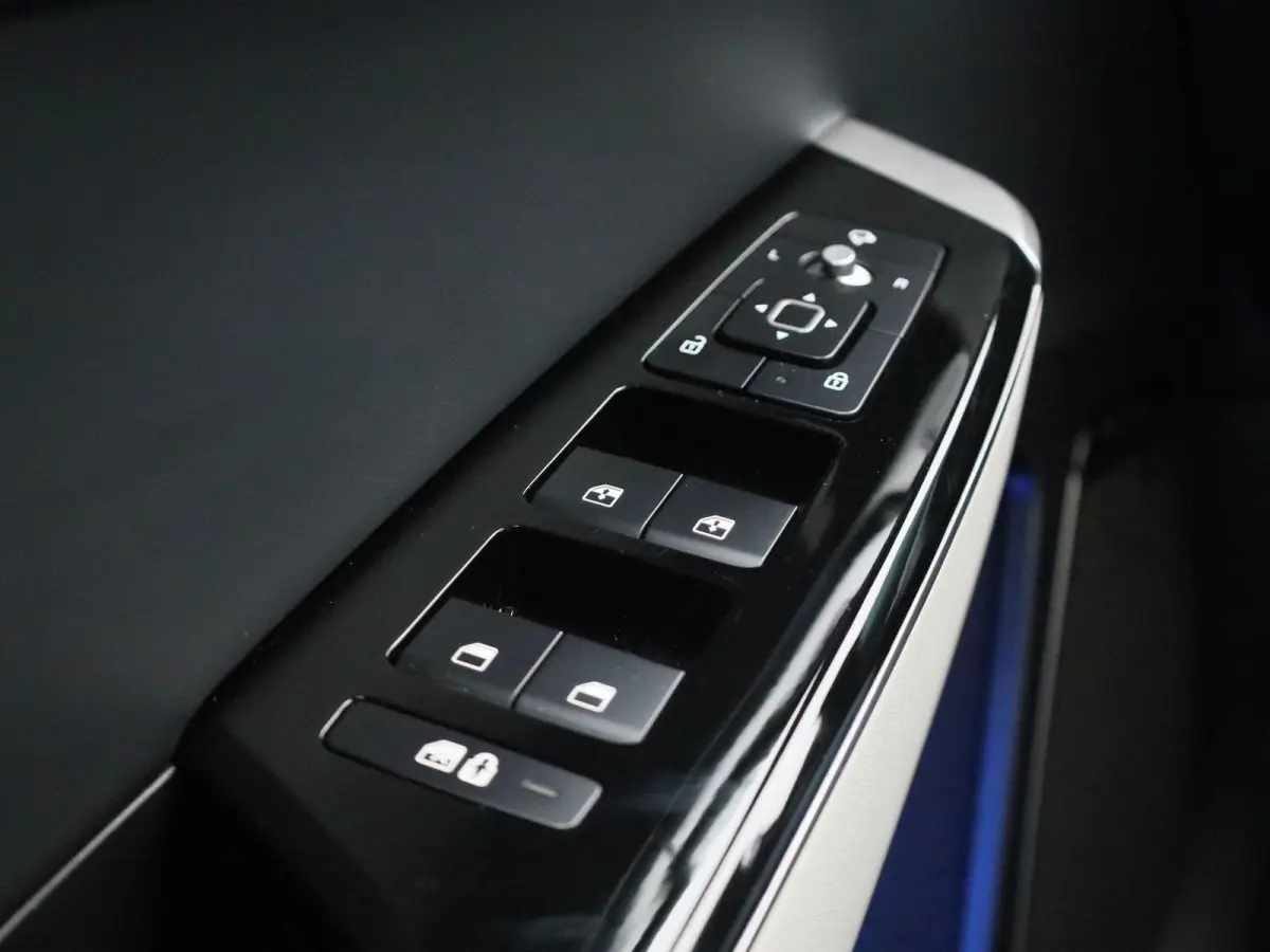 BEV 77,4 kWH GT Line AWD | 100% SOH | ACHTERUITRIJCAMERA | STOELVERWARMING | MERIDIAN AUDIO | STOELKOELING | HEAD-UP | STUURVERWARMING | ELEKTRISCHE ACHTERKLEP | MEMORY | APPLE CARPLAY - AND
