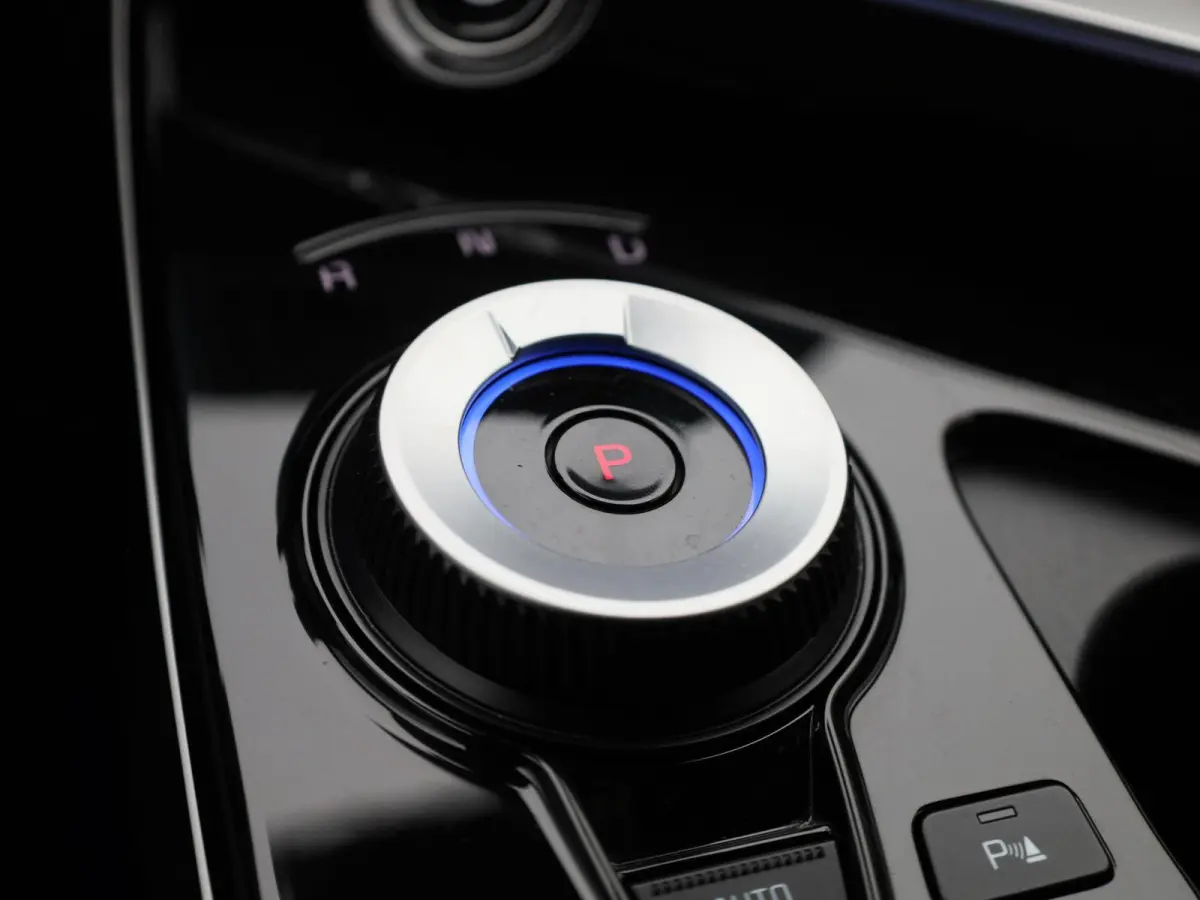 BEV 77,4 kWH GT Line AWD | 100% SOH | ACHTERUITRIJCAMERA | STOELVERWARMING | MERIDIAN AUDIO | STOELKOELING | HEAD-UP | STUURVERWARMING | ELEKTRISCHE ACHTERKLEP | MEMORY | APPLE CARPLAY - AND