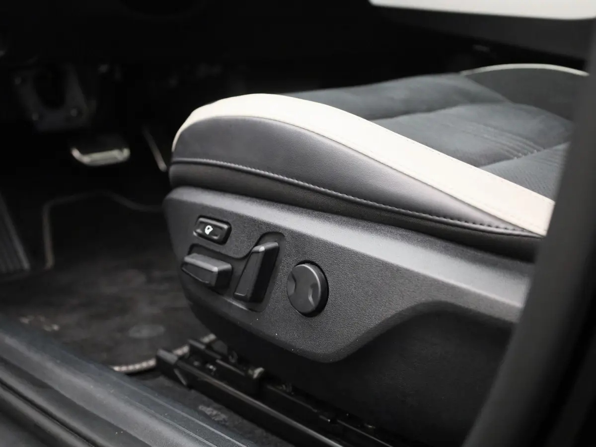 BEV 77,4 kWH GT Line AWD | 100% SOH | ACHTERUITRIJCAMERA | STOELVERWARMING | MERIDIAN AUDIO | STOELKOELING | HEAD-UP | STUURVERWARMING | ELEKTRISCHE ACHTERKLEP | MEMORY | APPLE CARPLAY - AND