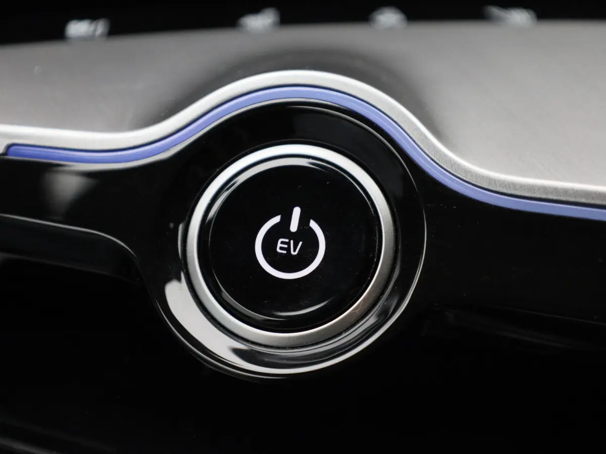 BEV 77,4 kWH GT Line AWD | 100% SOH | ACHTERUITRIJCAMERA | STOELVERWARMING | MERIDIAN AUDIO | STOELKOELING | HEAD-UP | STUURVERWARMING | ELEKTRISCHE ACHTERKLEP | MEMORY | APPLE CARPLAY - AND