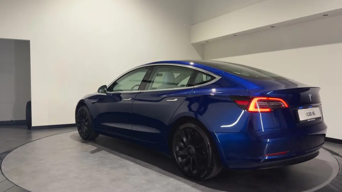 Standard RWD Plus 60 kWh | SOH 82,4% | Premium wit interieur | Trekhaak | ACC | Keurige auto