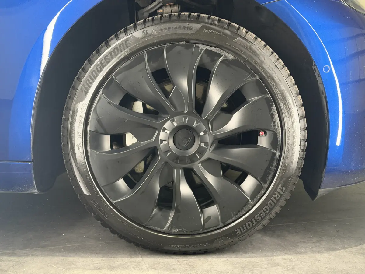 Standard RWD Plus 60 kWh | SOH 82,4% | Premium wit interieur | Trekhaak | ACC | Keurige auto