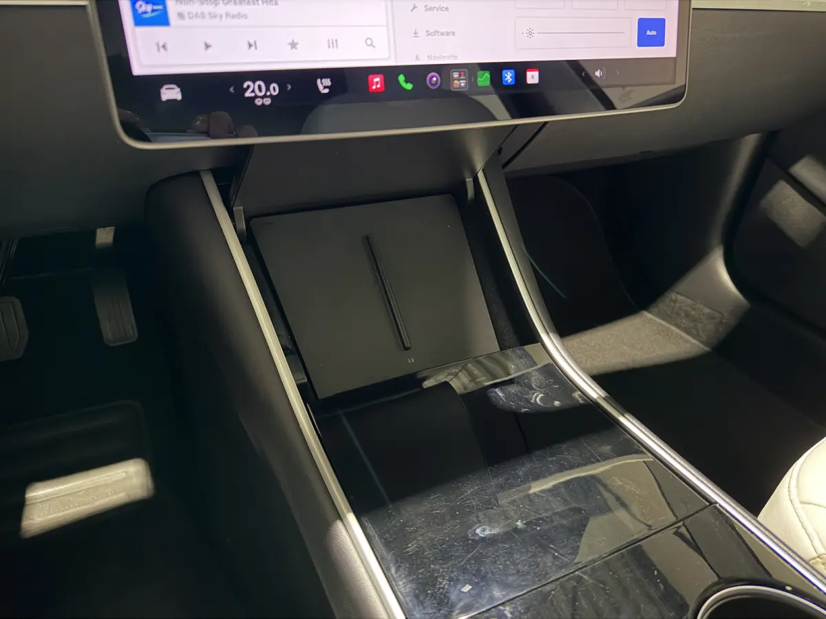 Standard RWD Plus 60 kWh | SOH 82,4% | Premium wit interieur | Trekhaak | ACC | Keurige auto