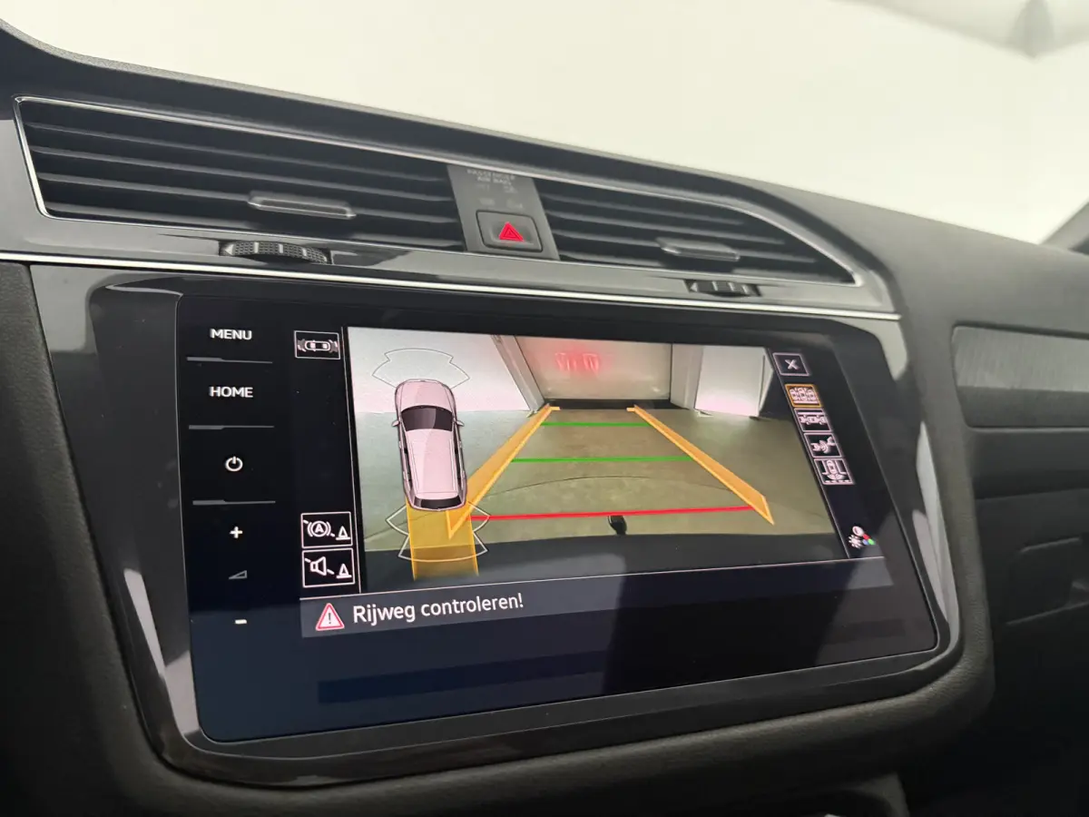 1.5 TSI R-Line Business+ Black Edition | H/K | Pano | Sfeer | Virtual | HuD | Trekhaak | Camera | Carplay | IQ Lights