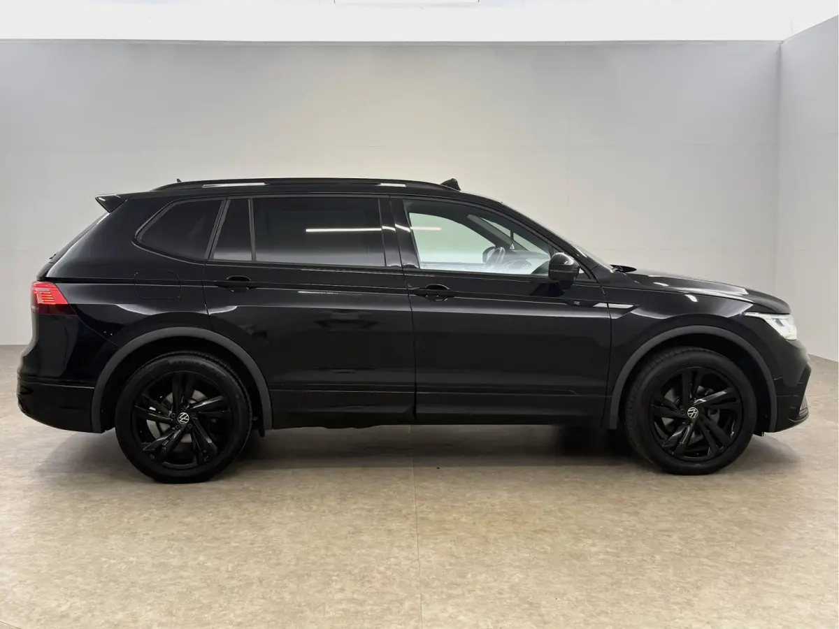 1.5 TSI R-Line Business+ Black Edition | H/K | Pano | Sfeer | Virtual | HuD | Trekhaak | Camera | Carplay | IQ Lights