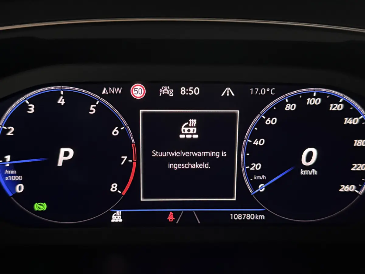 1.5 TSI R-Line Business+ Black Edition | H/K | Pano | Sfeer | Virtual | HuD | Trekhaak | Camera | Carplay | IQ Lights