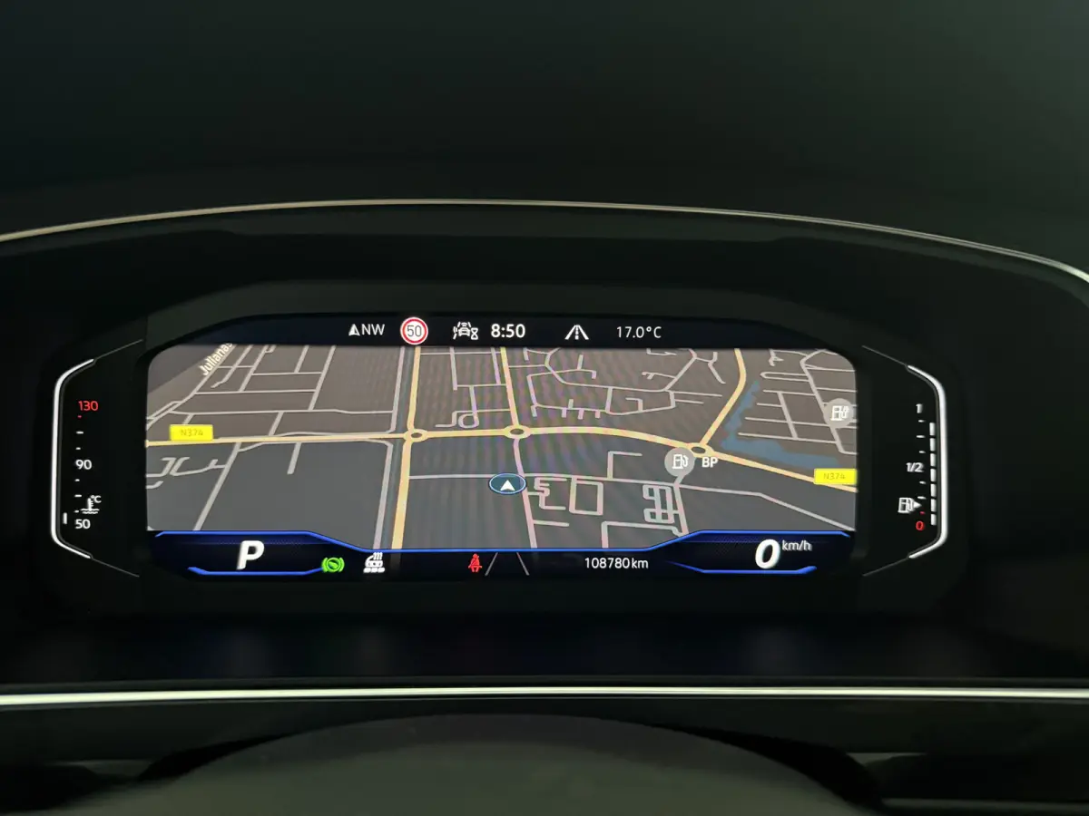 1.5 TSI R-Line Business+ Black Edition | H/K | Pano | Sfeer | Virtual | HuD | Trekhaak | Camera | Carplay | IQ Lights