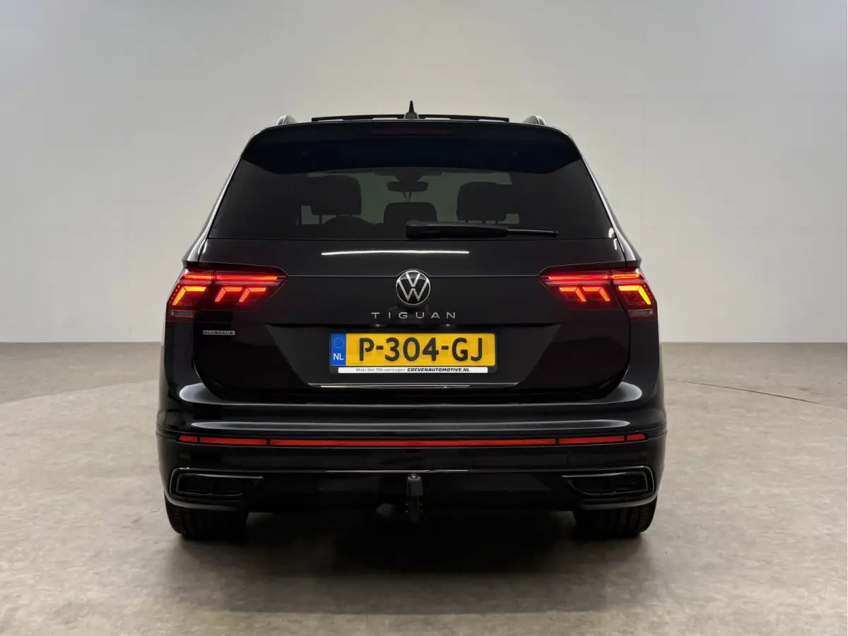 1.5 TSI R-Line Business+ Black Edition | H/K | Pano | Sfeer | Virtual | HuD | Trekhaak | Camera | Carplay | IQ Lights