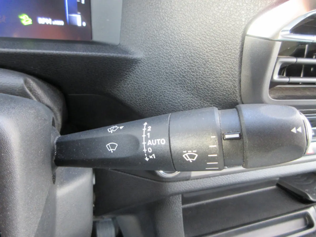 2.0, 177pk, L3, Euro6, Airco, Navigatie, Stuurverwarming, PDC. 3-Zits.