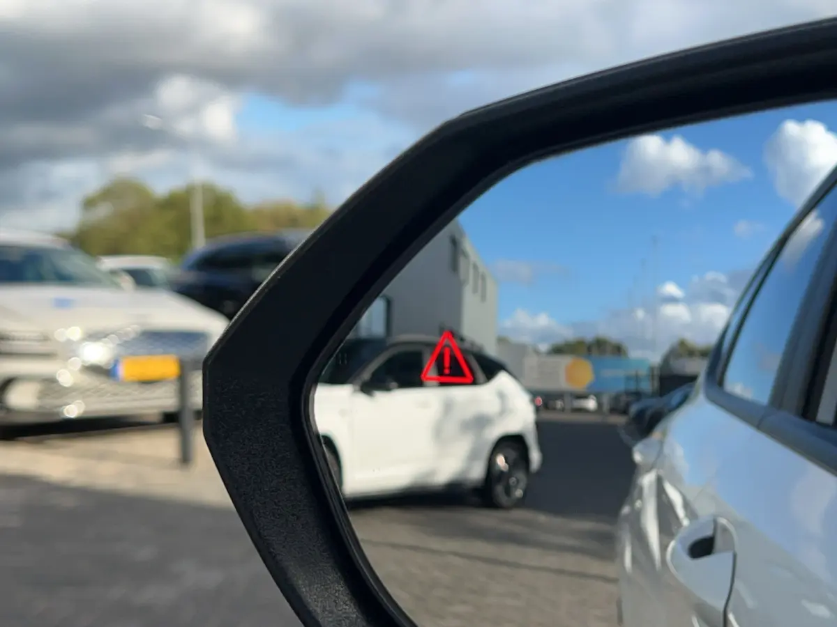 64.8 kWh 217pk N-Line Business | Carplay | Premium audio | Adaptive cruise controle | Dodehoek detectie | Keyless | Navigatie | Parkeersensoren | Camera | Stoelverwarming | Stuurverwarming |