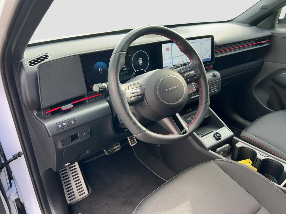 64.8 kWh 217pk N-Line Business | Carplay | Premium audio | Adaptive cruise controle | Dodehoek detectie | Keyless | Navigatie | Parkeersensoren | Camera | Stoelverwarming | Stuurverwarming |