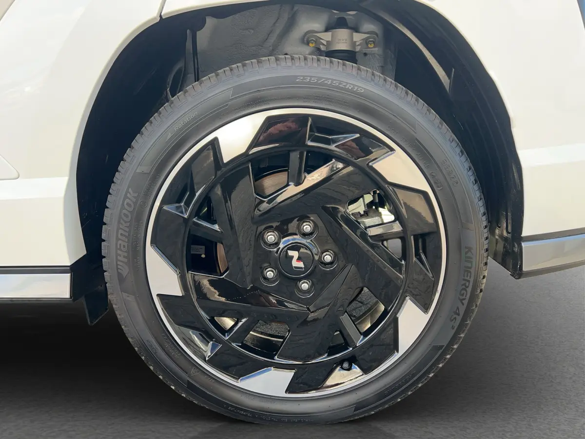 64.8 kWh 217pk N-Line Business | Carplay | Premium audio | Adaptive cruise controle | Dodehoek detectie | Keyless | Navigatie | Parkeersensoren | Camera | Stoelverwarming | Stuurverwarming |
