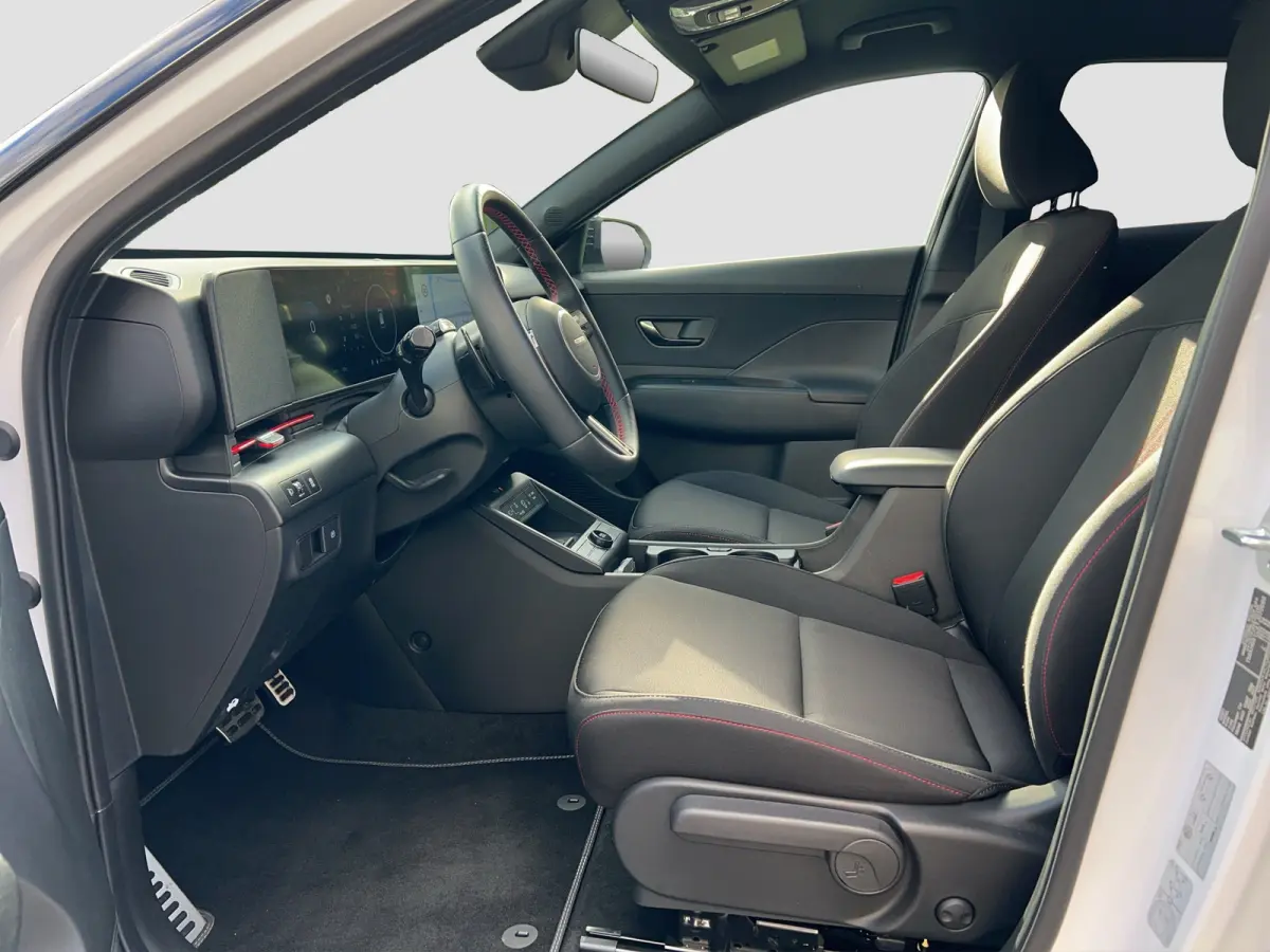 64.8 kWh 217pk N-Line Business | Carplay | Premium audio | Adaptive cruise controle | Dodehoek detectie | Keyless | Navigatie | Parkeersensoren | Camera | Stoelverwarming | Stuurverwarming |