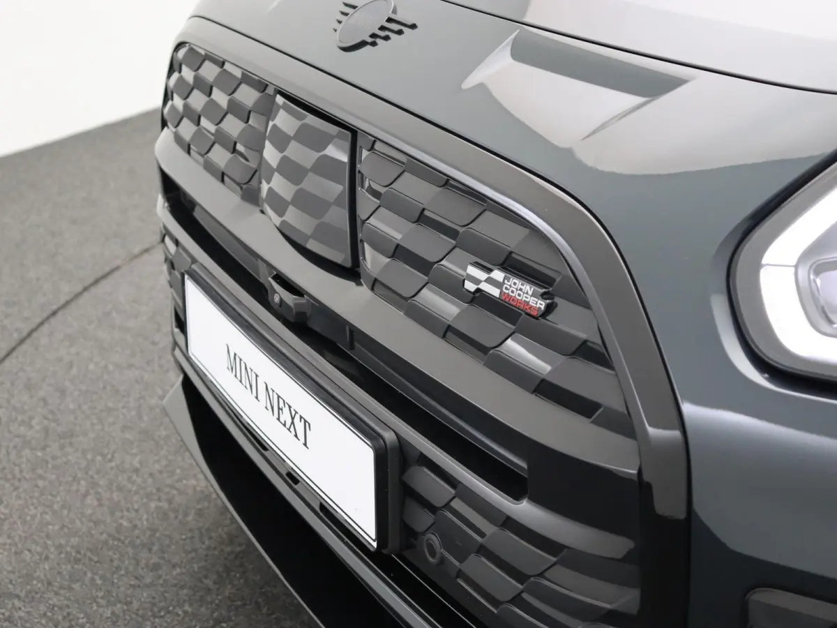 E JCW Pakket + Pakket XL + SoH 100% + Glazen panoramadak + Driving Assistant Professional + Parking Assistant Plus + Harman Kardon + Comfort Access + 20''