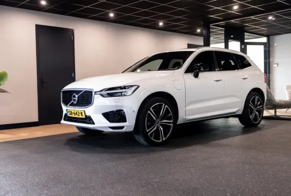 2.0 T8 AWD R-Design | B&W | 360 Cam | Stoelventilatie | Trekhaak |