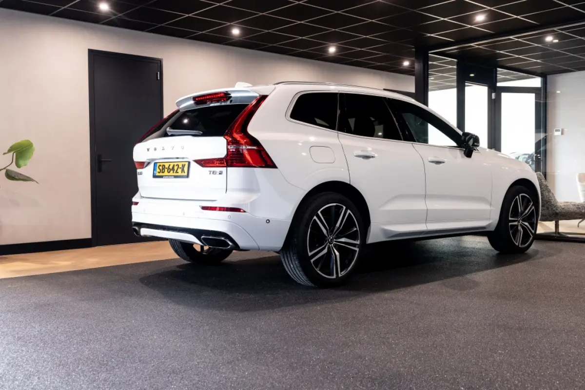 2.0 T8 AWD R-Design | B&W | 360 Cam | Stoelventilatie | Trekhaak |