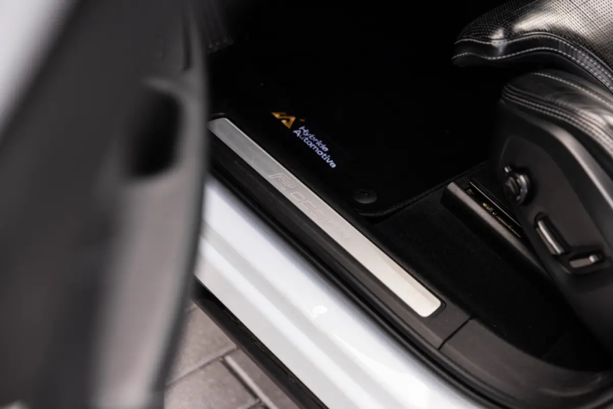 2.0 T8 AWD R-Design | B&W | 360 Cam | Stoelventilatie | Trekhaak |