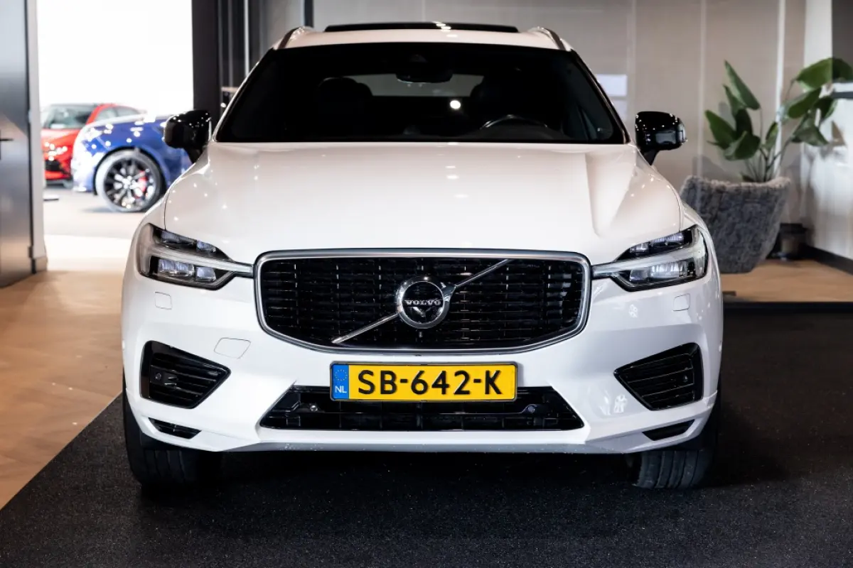 2.0 T8 AWD R-Design | B&W | 360 Cam | Stoelventilatie | Trekhaak |