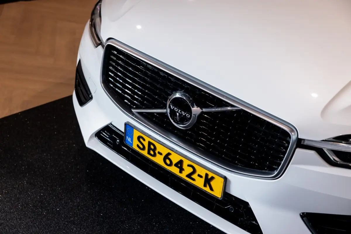 2.0 T8 AWD R-Design | B&W | 360 Cam | Stoelventilatie | Trekhaak |